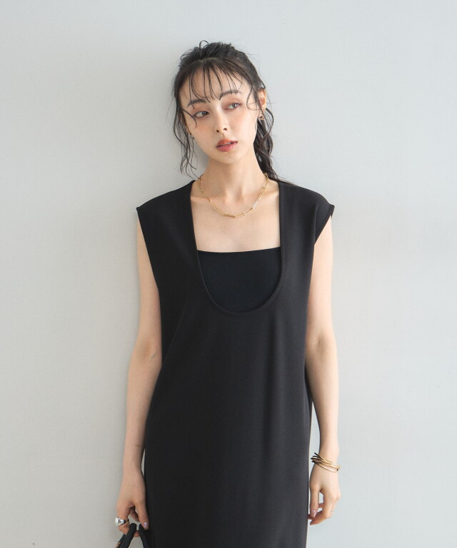 オフィシャルサイト限定】マットポンチUネックワンピース