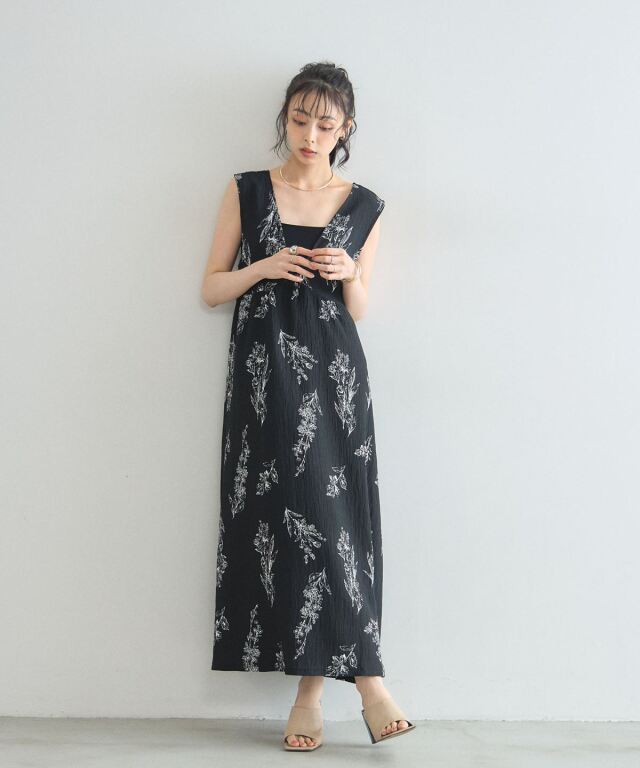 オフィシャルサイト限定】ラインフラワーワンピース