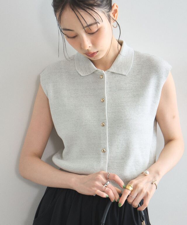 襟付きノースリーブニット