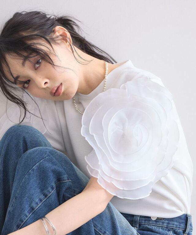 オフィシャルサイト限定】フラワースリーブカットソー
