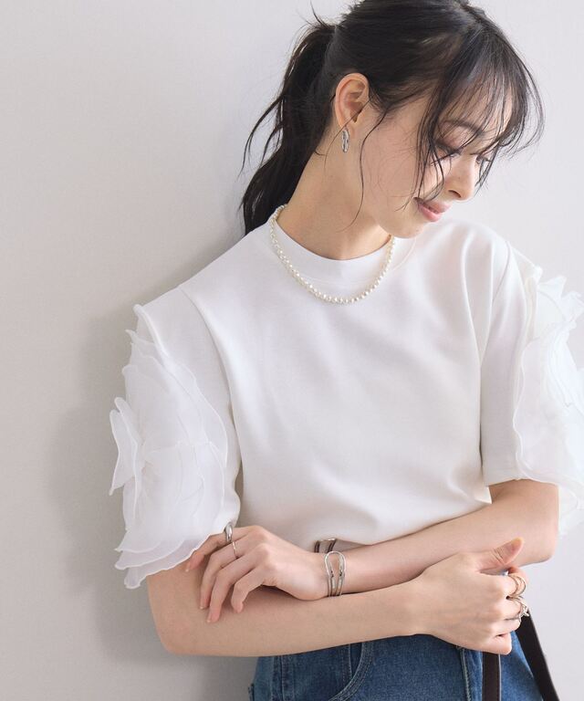 オフィシャルサイト限定】フラワースリーブカットソー