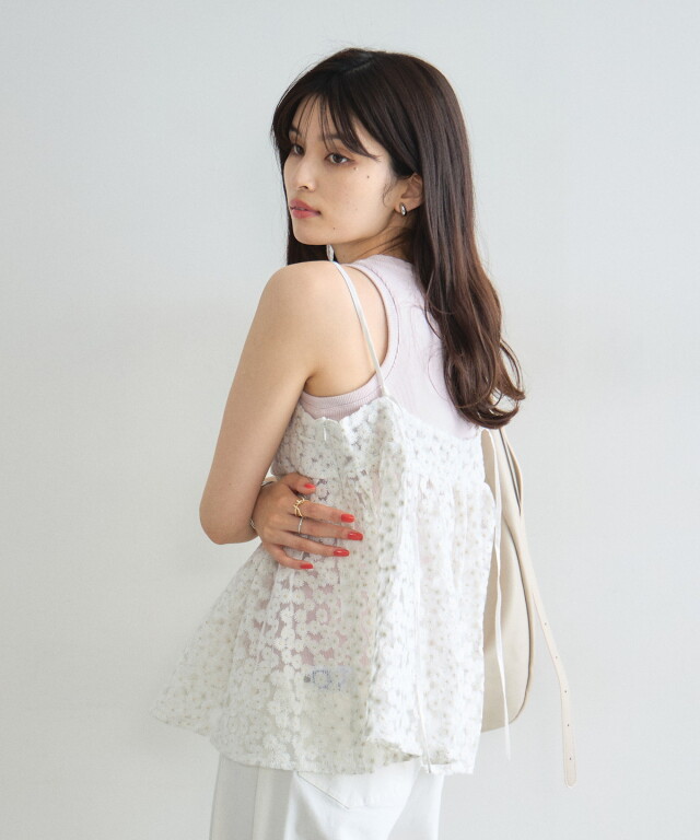 オフィシャルサイト限定】チュールフラワー刺繍キャミソール