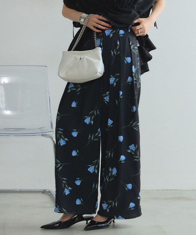 【オフィシャルサイト限定】フラワータックワイドパンツ