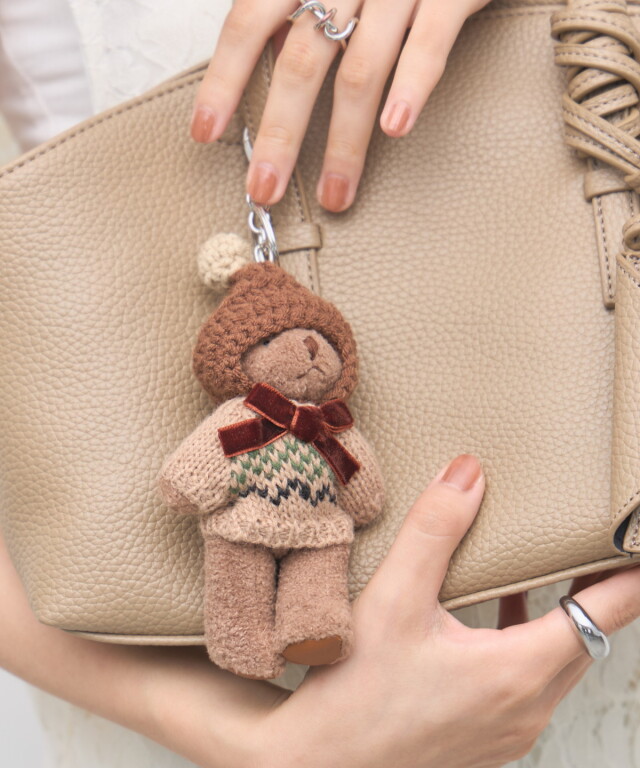 オフィシャルサイト限定】ニットボンネットベアチャーム