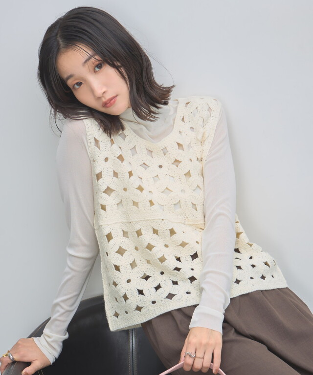 【WEB限定】フラワーモチーフかぎ針編みニットベスト