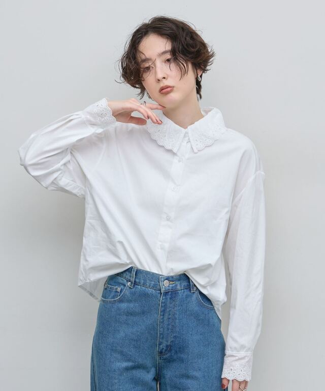 【オフィシャルサイト限定】ピンタックハイネックレース前ボタンブラウス