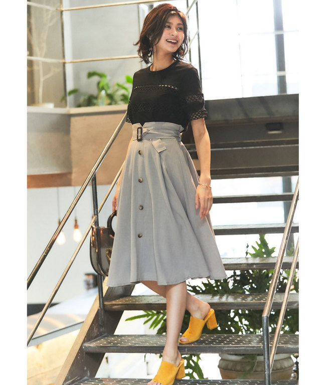 フロントボタンウエストベルトフレアスカート