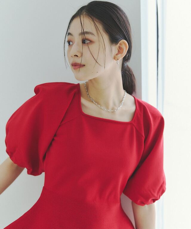 袖パフスリーブペプラムニット
