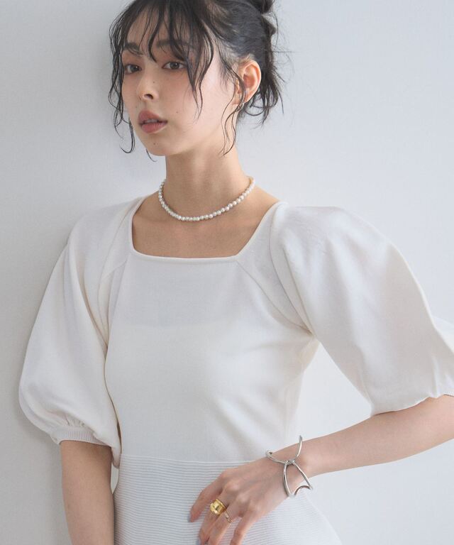 袖パフスリーブペプラムニット