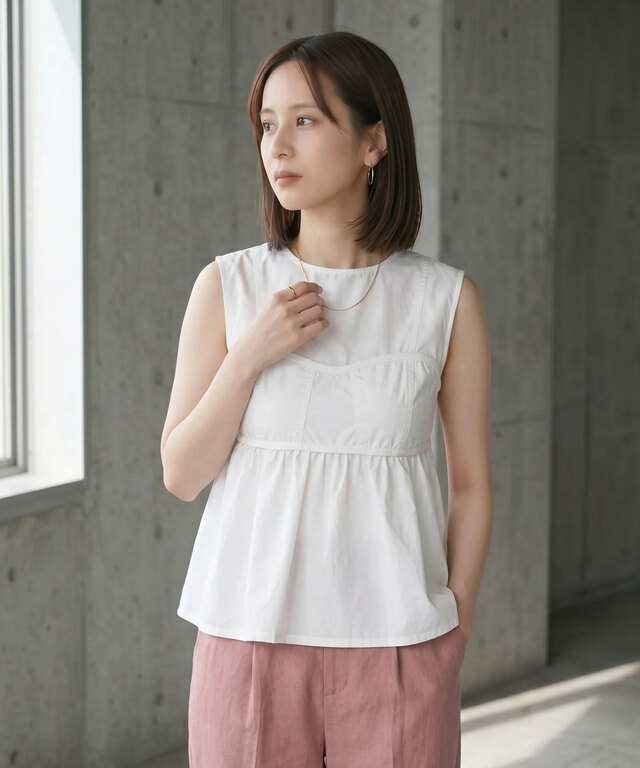 にゃん　新品タグ付　snidel  ビッグカラーノースリブラウス　白 SNIDEL（スナイデル）の「ORGANICSビッグカラーノースリブラウス