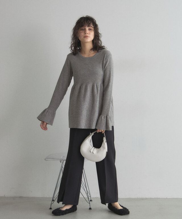 オフィシャルサイト限定】フレアスリーブペプラムニット