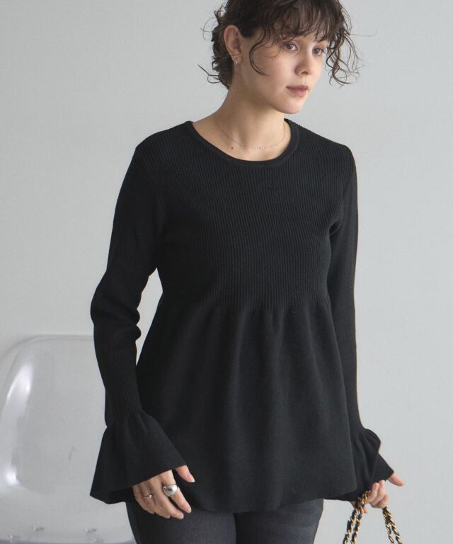 オフィシャルサイト限定】フレアスリーブペプラムニット