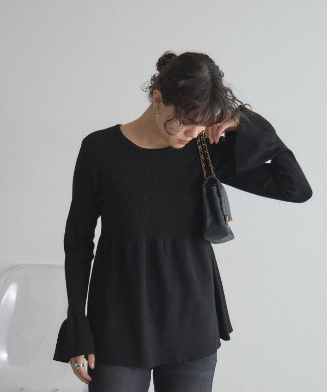 オフィシャルサイト限定】フレアスリーブペプラムニット