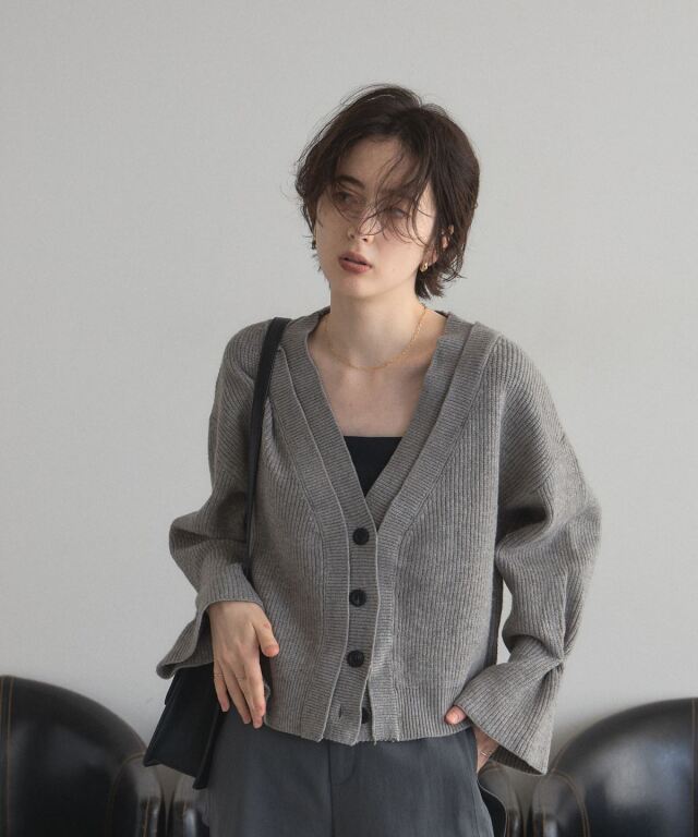 オフィシャルサイト限定】レイヤード風Vネックニットカーデ