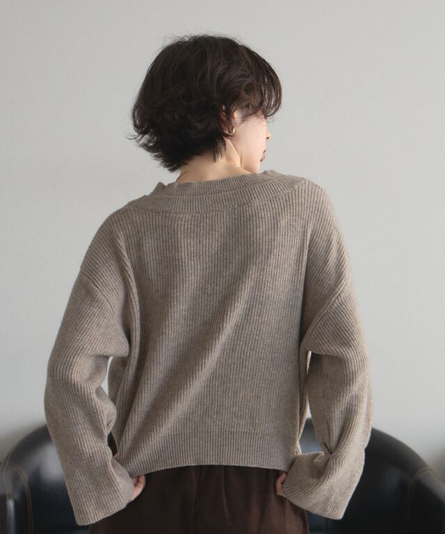 オフィシャルサイト限定】レイヤード風Vネックニットカーデ