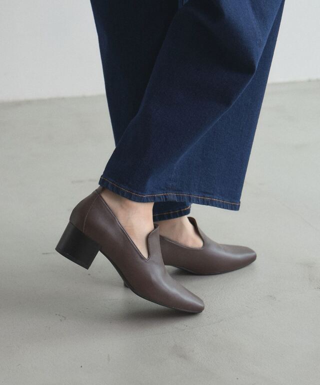 オフィシャルサイト限定】スクエアトゥヒールローファー