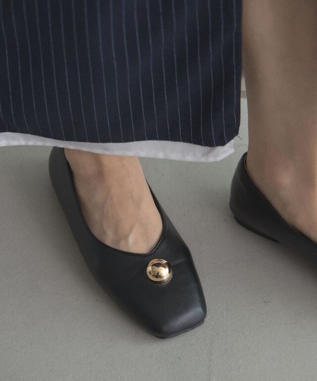 オフィシャルサイト限定】ゴールドアクセントフラットシューズ
