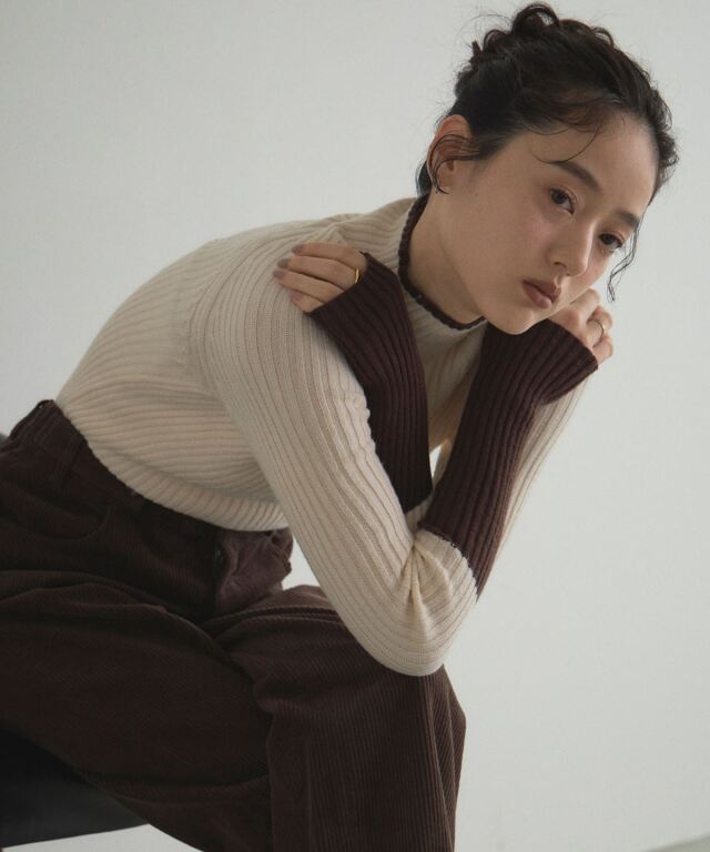 オフィシャルサイト限定】配色ハイネックプルオーバー