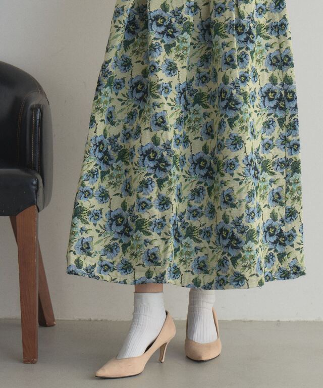 オフィシャルサイト限定】フラワージャガードタックフレアスカート