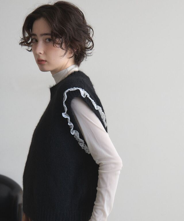 週末sale❣️L'Appartement Lace Vest 黒レースベスト 週末sale❣️L'Appartement Lace Vest 黒レースベスト