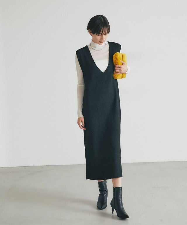 オフィシャルサイト限定】Vネックニットジャンスカ