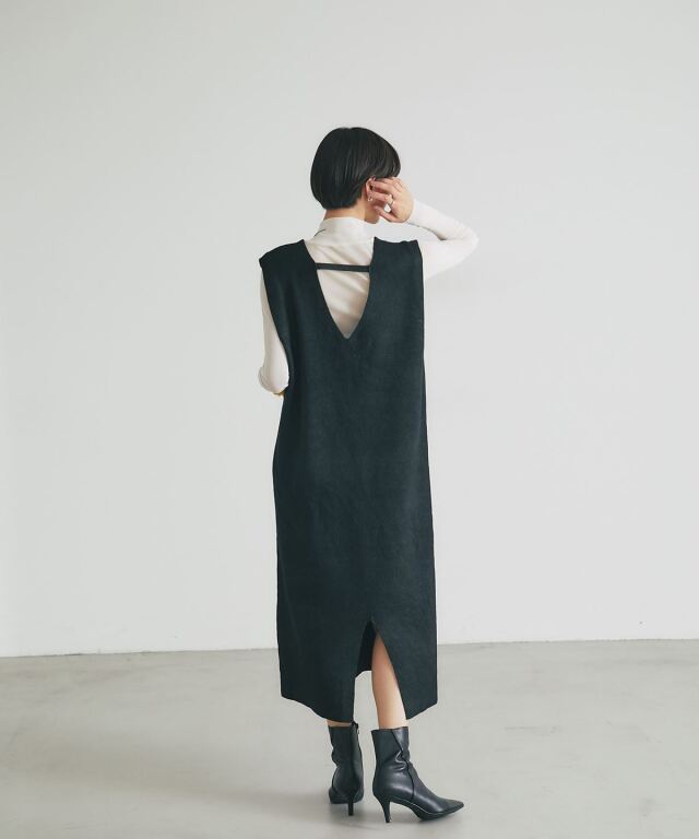 オフィシャルサイト限定】Vネックニットジャンスカ