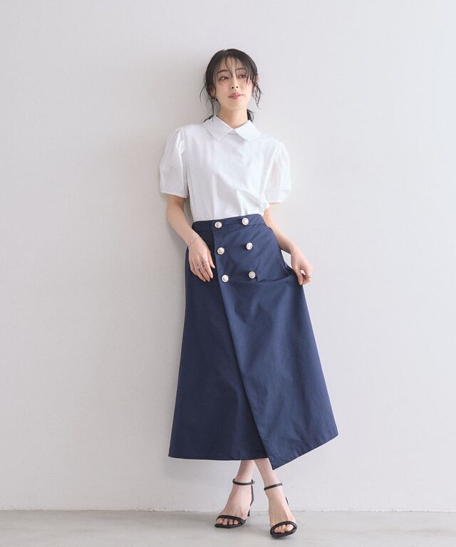 ゴールドボタンラップスカート