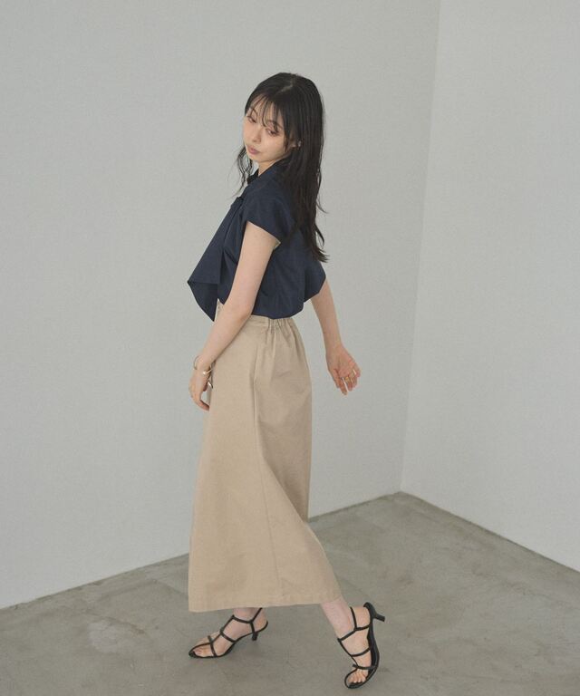 ゴールドボタンラップスカート