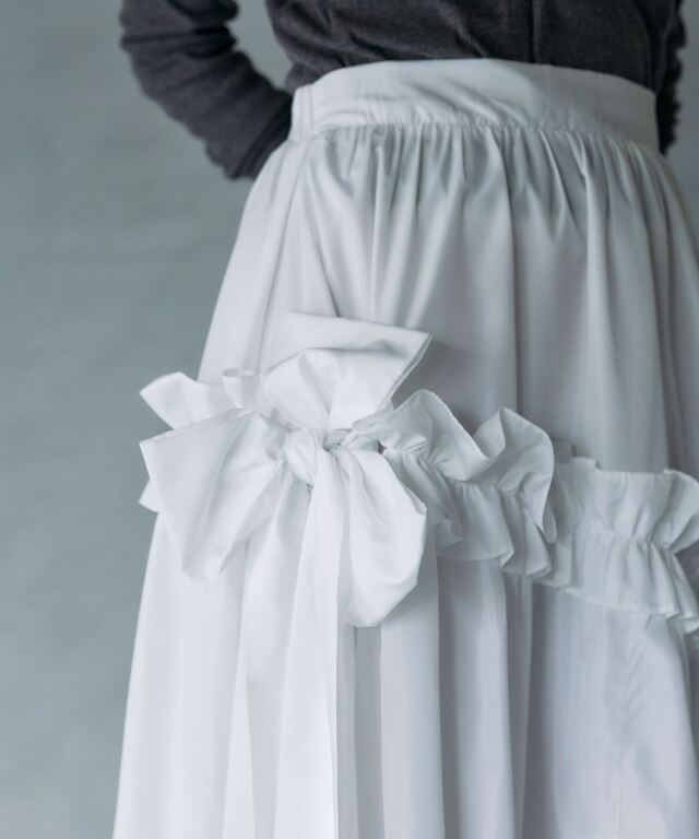 ARVELLIA｜ RIBBON DETAIL FRILL SKIRT