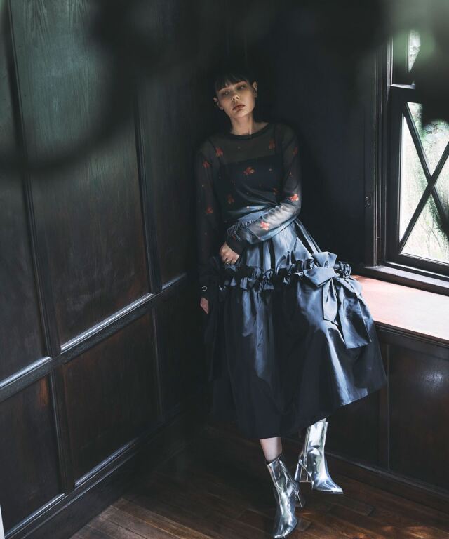 ARVELLIA｜ RIBBON DETAIL FRILL SKIRT
