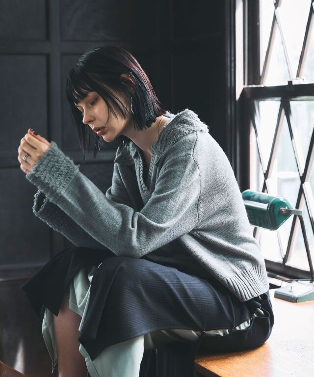 ARVELLIA｜ FRINGE COLLAR KNIT SWEATER