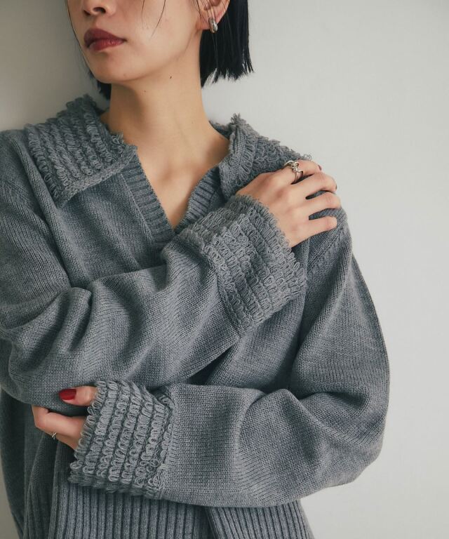 ARVELLIA｜ FRINGE COLLAR KNIT SWEATER