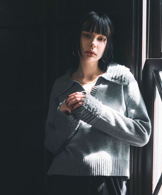 ARVELLIA｜  FRINGE COLLAR KNIT SWEATER