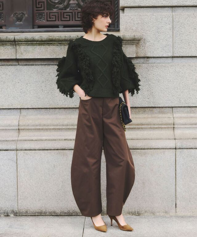 ARVELLIA】FRINGED SHOULDER-CUT KNIT