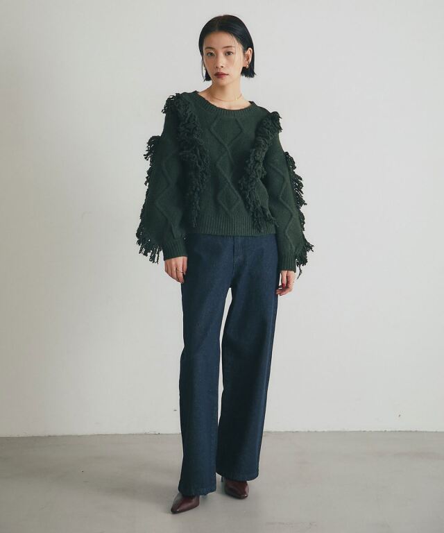 ARVELLIA】FRINGED SHOULDER-CUT KNIT
