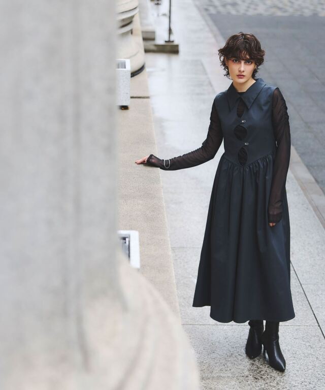 ARVELLIA】CUTOUT DRESS