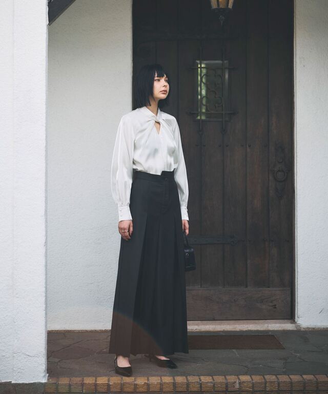 ARVELLIA｜ SHARP EDGE HIGH-WAIST PANTS