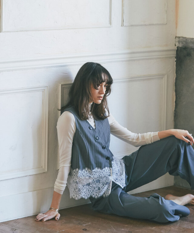ARVELLIA】LACE EDGE VEST