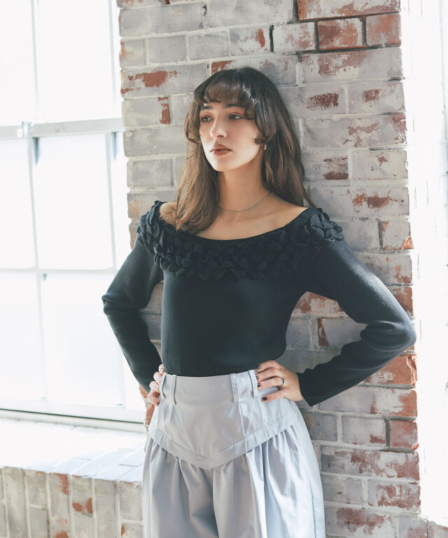 ARVELLIA】OFF SHOULDER FRILL KNIT