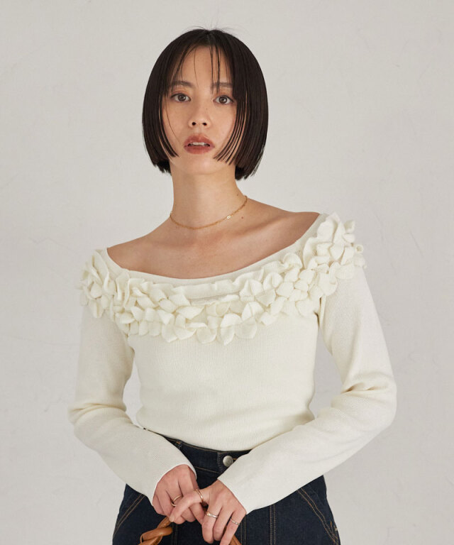 ARVELLIA】OFF SHOULDER FRILL KNIT
