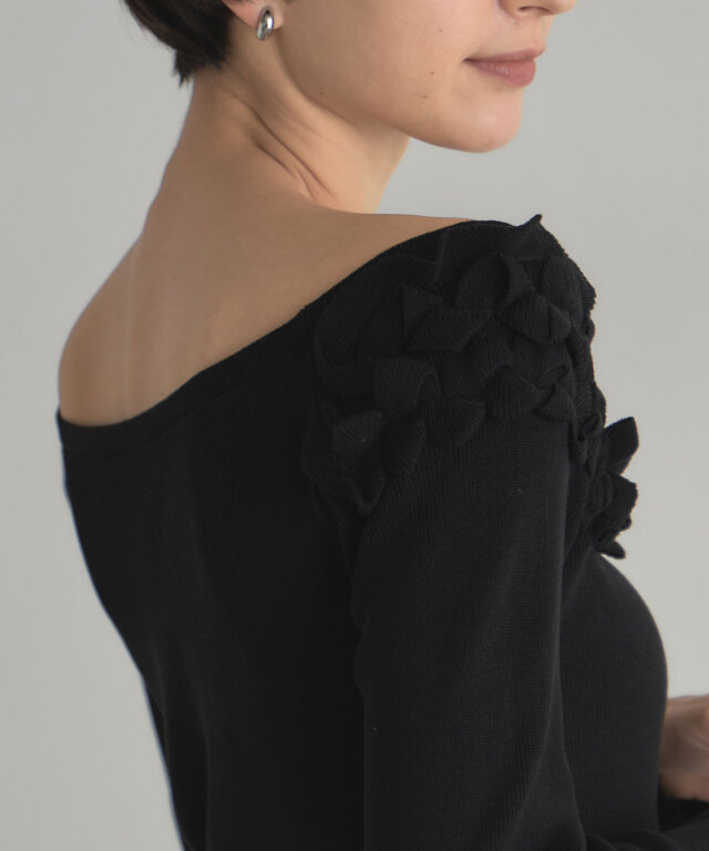 ARVELLIA】OFF SHOULDER FRILL KNIT