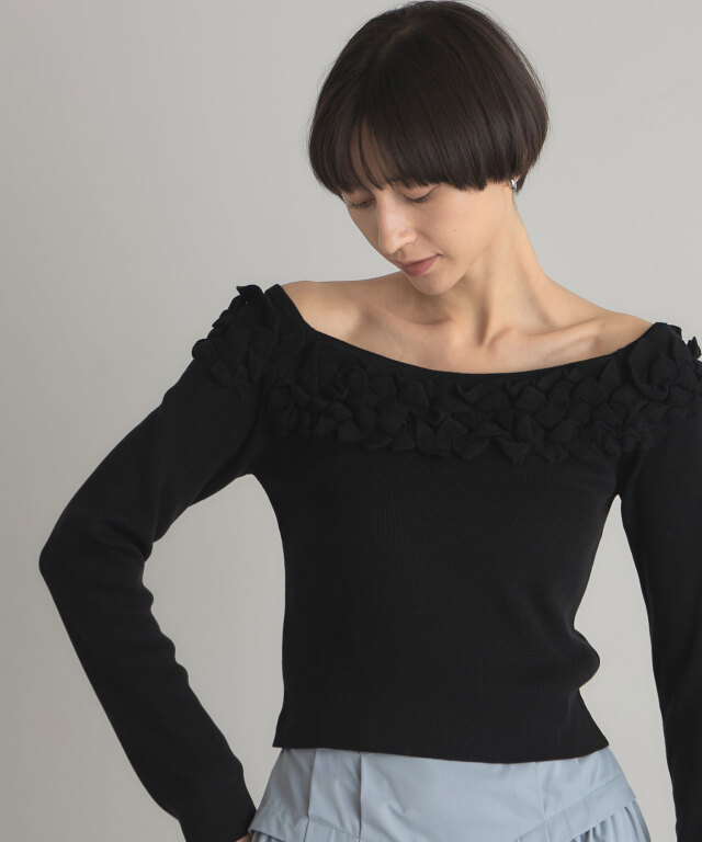 ARVELLIA】OFF SHOULDER FRILL KNIT