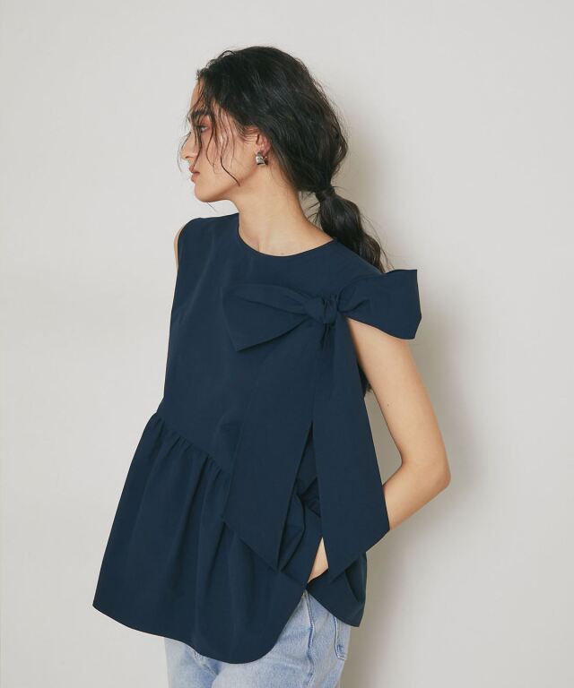 ARVELLIA】SCULPTURAL BOW TOP