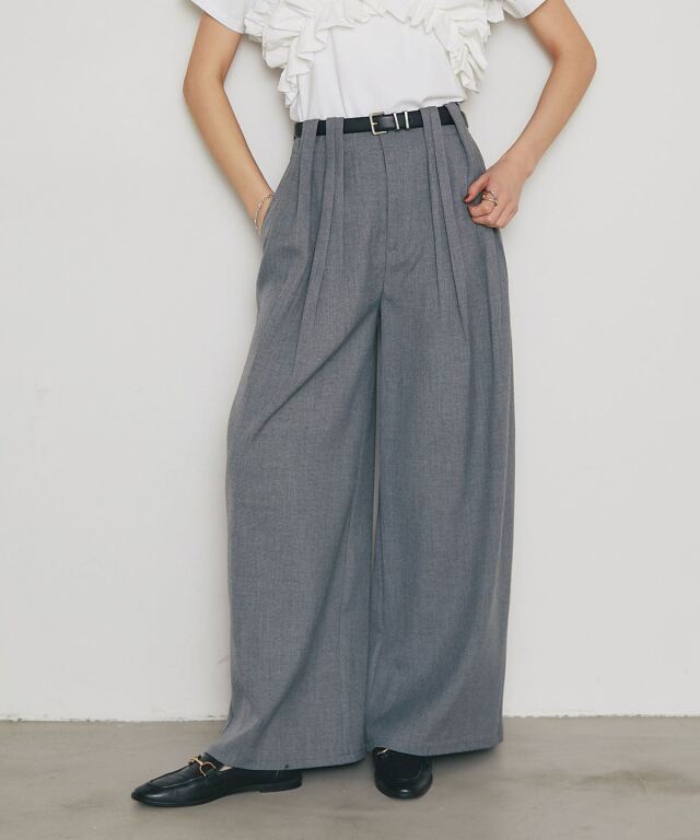 ARVELLIA】SCULPTED TUCK WIGE PANTS
