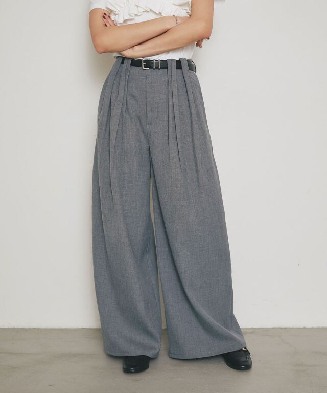【ARVELLIA】SCULPTED TUCK WIGE PANTS