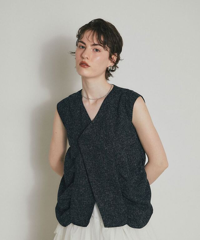 ARVELLIA】 STRUCTURED TWEED TOP