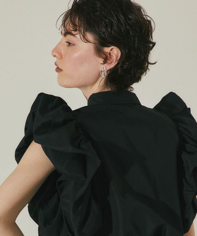 ARVELLIA】AIRY RUFFLE BLOUSE