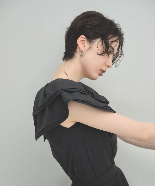 ARVELLIA】PINTUCK RUFFLE BLOUSE