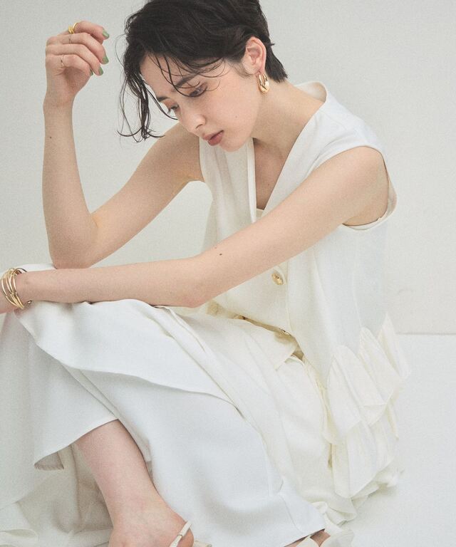 ARVELLIA】COLLARLESS FRILL GILET
