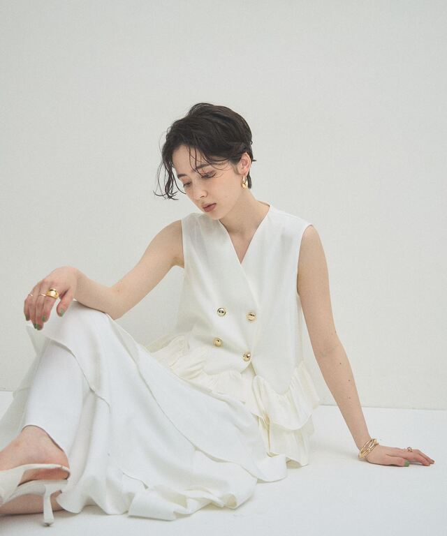 ARVELLIA】COLLARLESS FRILL GILET